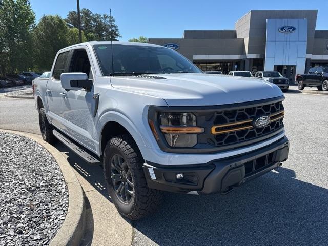 Photo of 2025 White Metallic Ford F-150