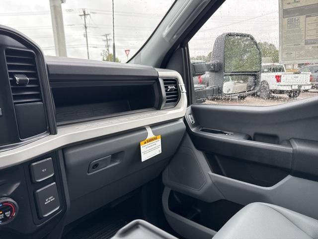 Photo of 2026 Oxford White Ford F-250