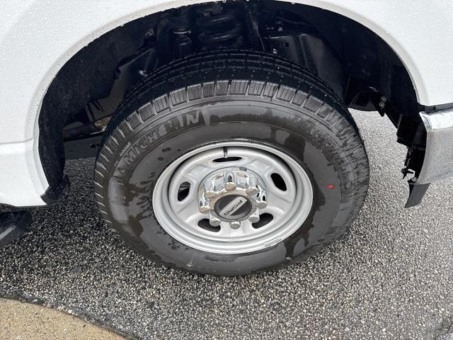 Photo of 2026 Oxford White Ford F-250