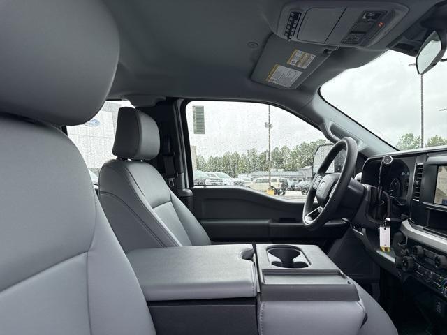 Photo of 2026 Oxford White Ford F-250