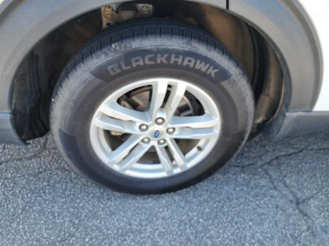 Photo of 2021 Oxford White Ford Explorer