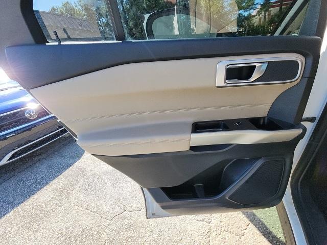 Photo of 2021 Oxford White Ford Explorer