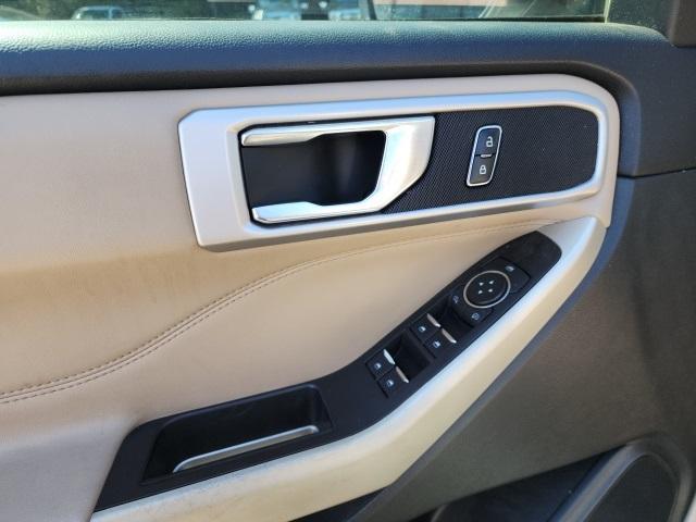 Photo of 2021 Oxford White Ford Explorer