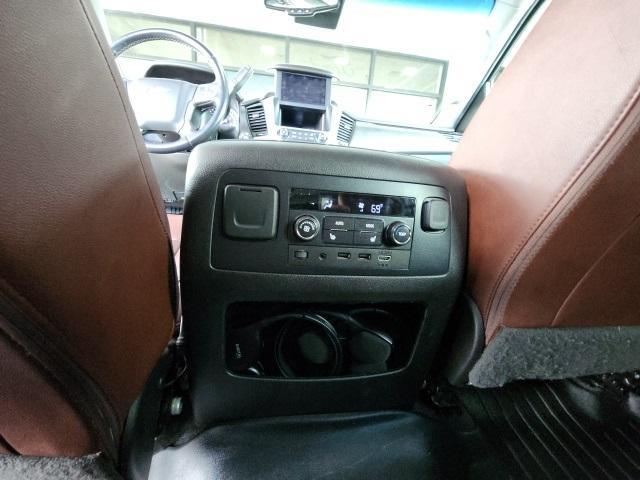 Photo of 2019 Summit White Chevrolet Suburban
