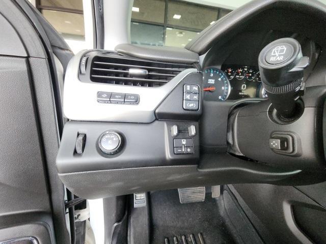 Photo of 2019 Summit White Chevrolet Suburban