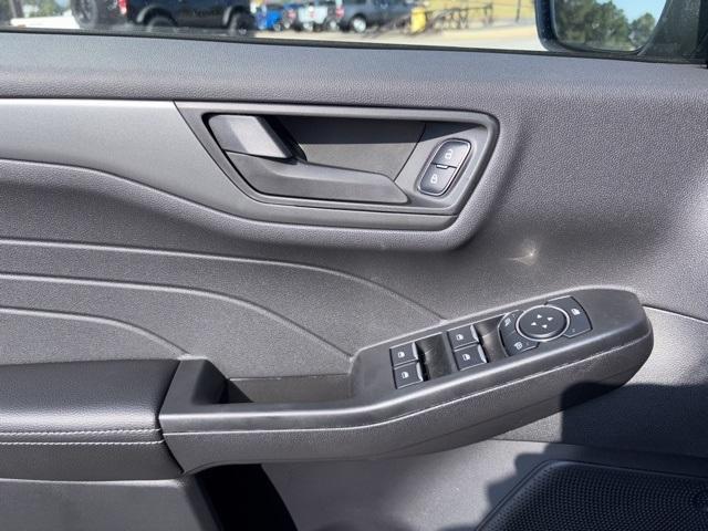 Photo of 2026 Gray Metallic Ford Escape