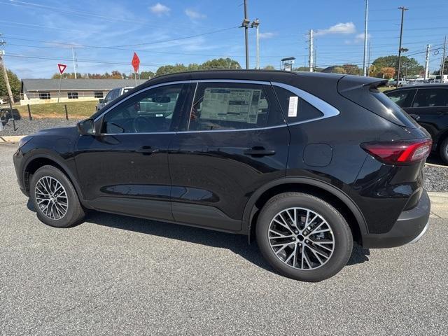 Photo of 2025 Black Metallic Ford Escape
