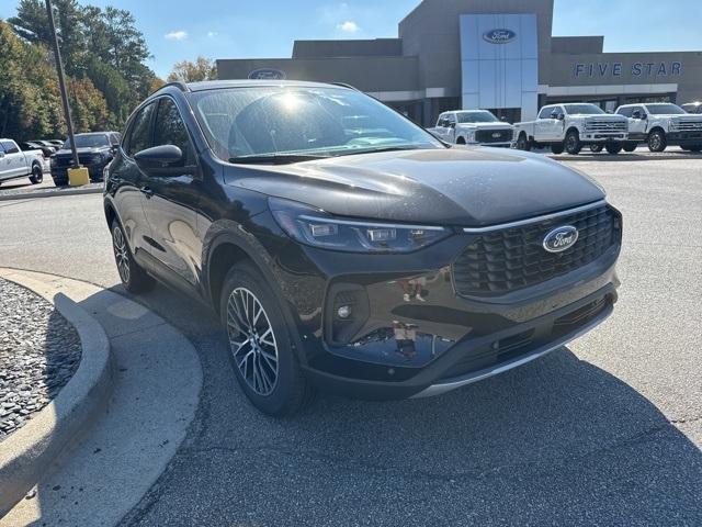 Photo of 2025 Black Metallic Ford Escape