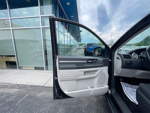 Photo of 2010 Blackberry Pearlcoat Dodge Grand Caravan