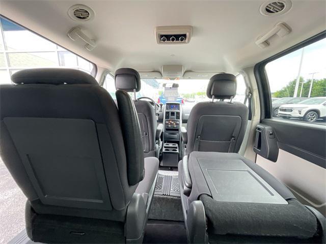 Photo of 2010 Blackberry Pearlcoat Dodge Grand Caravan