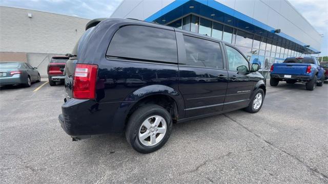 Photo of 2010 Blackberry Pearlcoat Dodge Grand Caravan