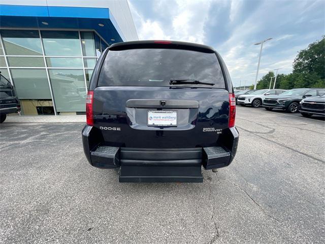 Photo of 2010 Blackberry Pearlcoat Dodge Grand Caravan