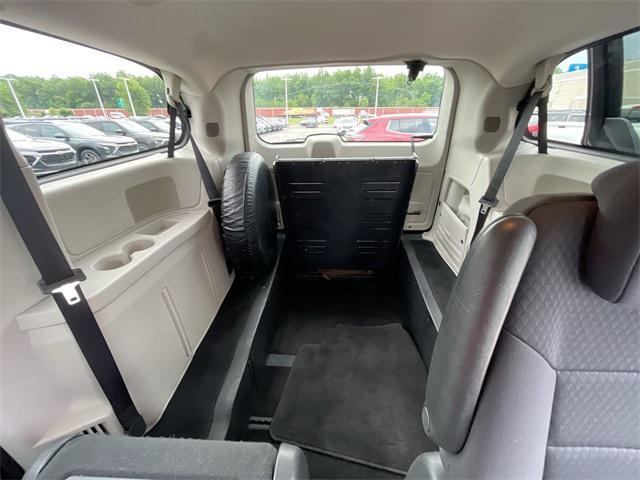 Photo of 2010 Blackberry Pearlcoat Dodge Grand Caravan