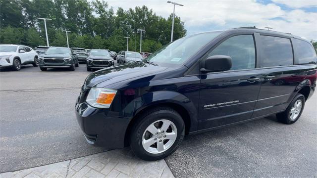 Photo of 2010 Blackberry Pearlcoat Dodge Grand Caravan