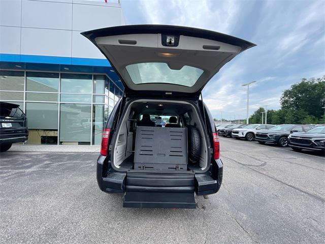Photo of 2010 Blackberry Pearlcoat Dodge Grand Caravan