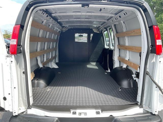 Photo of 2024 Summit White GMC Savana 2500