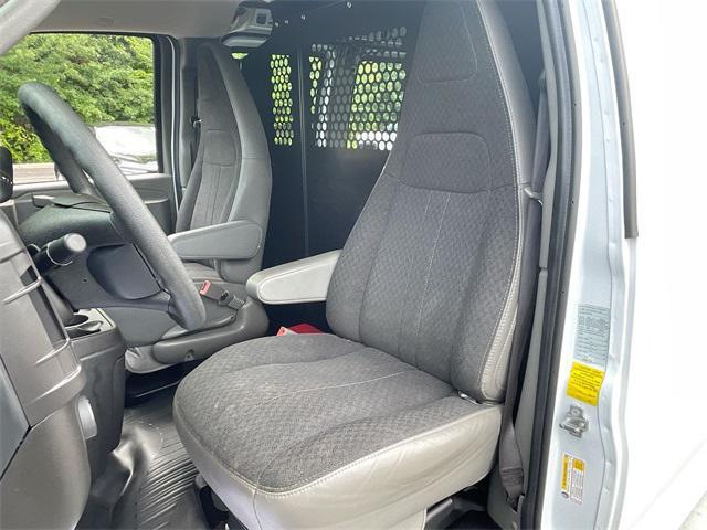 Photo of 2024 Summit White GMC Savana 2500