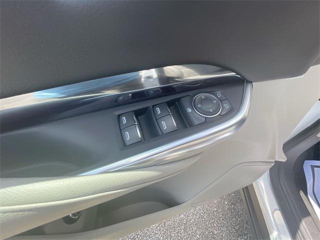 Photo of 2023 Crystal White Tricoat Cadillac XT4