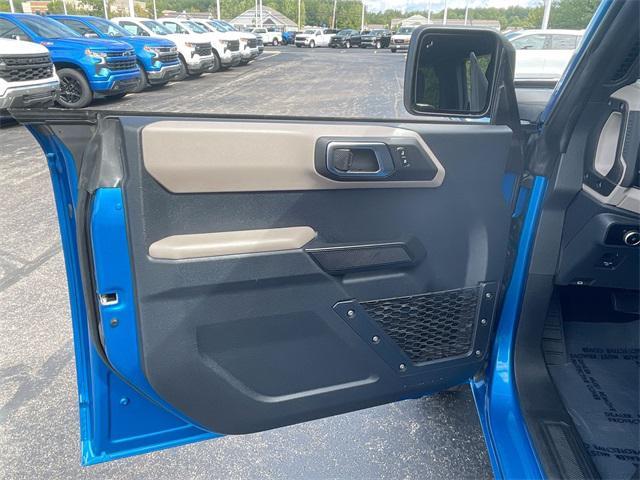 Photo of 2023 Velocity Blue Metallic Ford Bronco