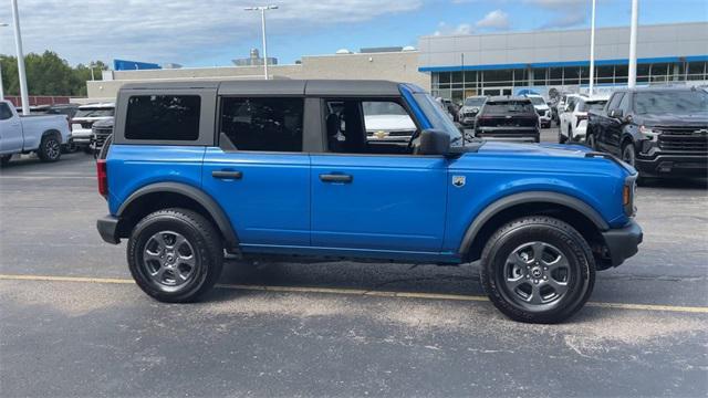 Photo of 2023 Velocity Blue Metallic Ford Bronco