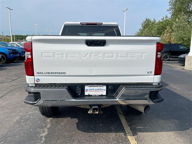 Photo of 2023 Summit White Chevrolet Silverado 2500