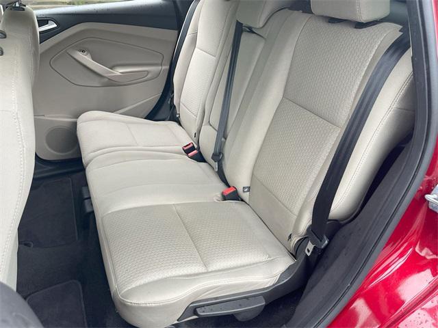 Photo of 2019 Ruby Red Metallic Tinted Clearcoat Ford Escape