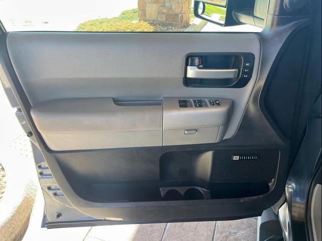 Photo of 2008 Slate Metallic Toyota Sequoia