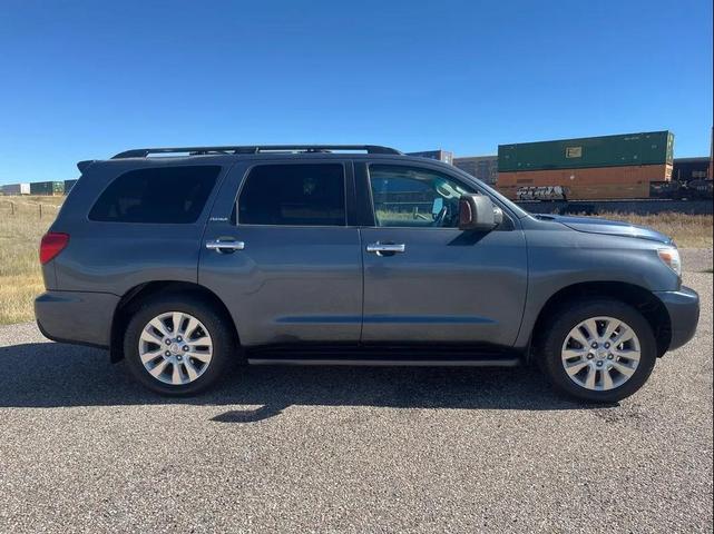Photo of 2008 Slate Metallic Toyota Sequoia