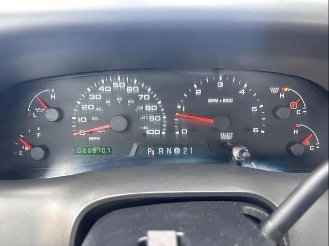 Photo of 2004 Oxford White Clearcoat Ford F-250