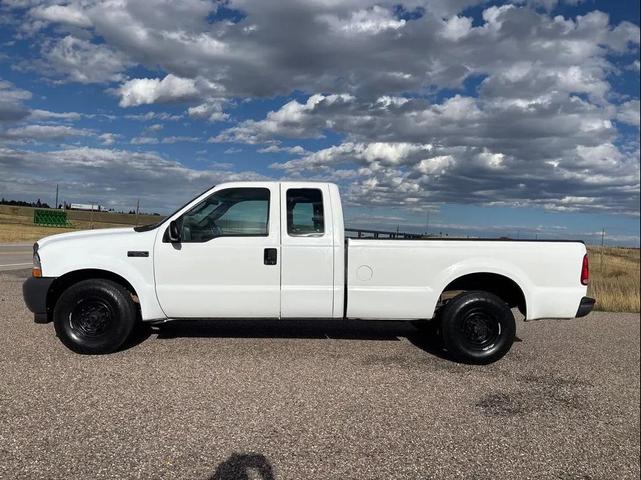 Photo of 2004 Oxford White Clearcoat Ford F-250