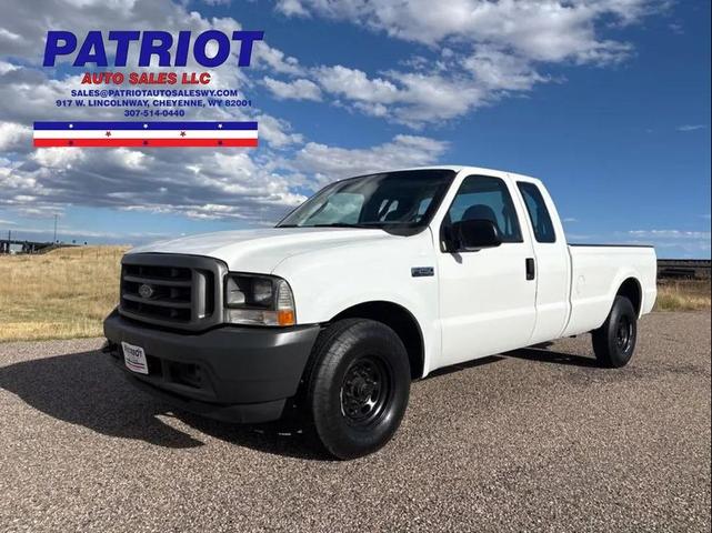 Photo of 2004 Oxford White Clearcoat Ford F-250