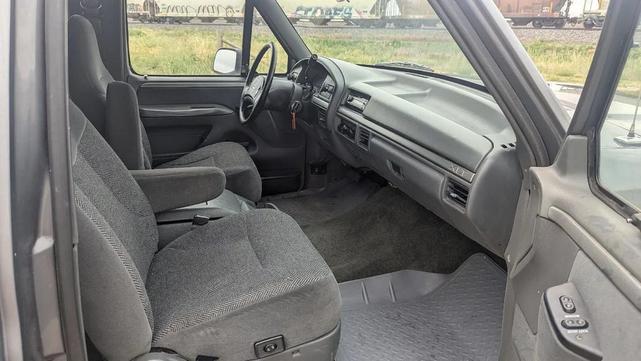 Photo of 1992 Gray Ford F-150