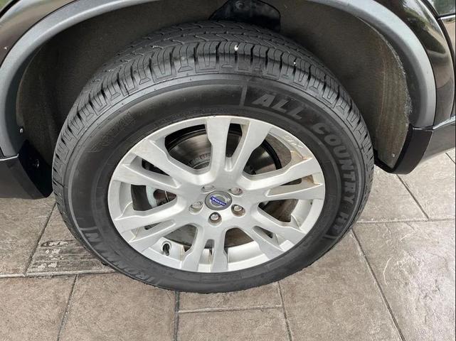 Photo of 2014 Black Volvo XC90