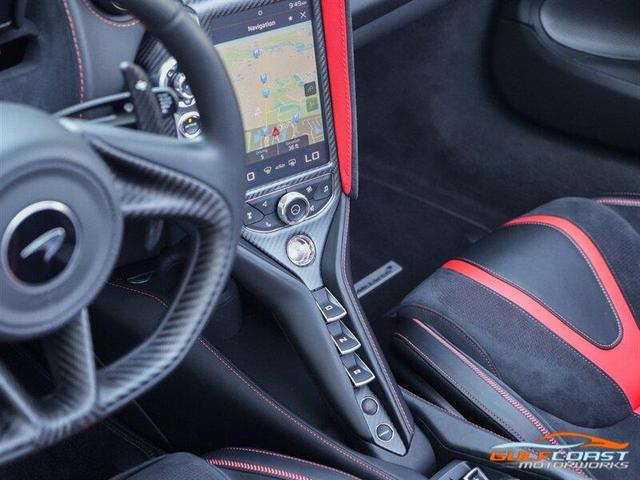 Photo of 2022 Memphis Red McLaren 720S