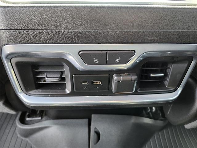 Photo of 2020 Silver Ice Metallic Chevrolet Silverado 1500