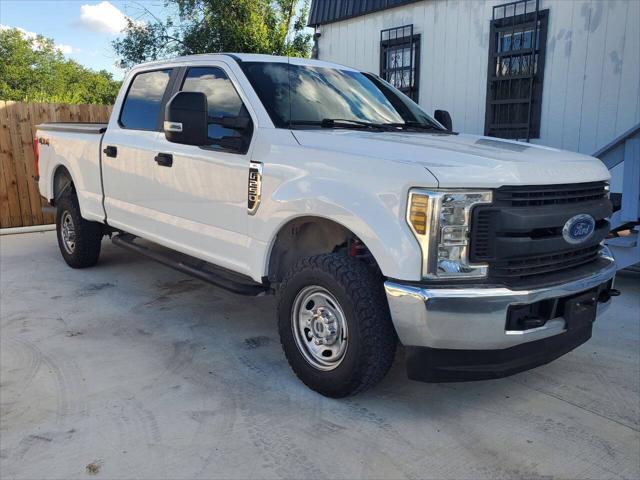 Photo of 2018 Oxford White Ford F-250