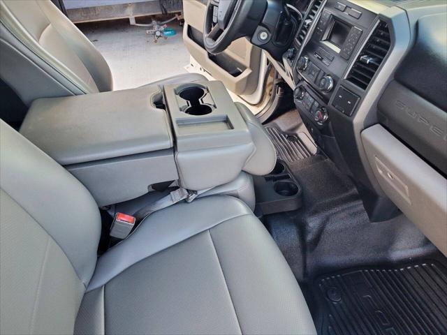 Photo of 2018 Oxford White Ford F-250