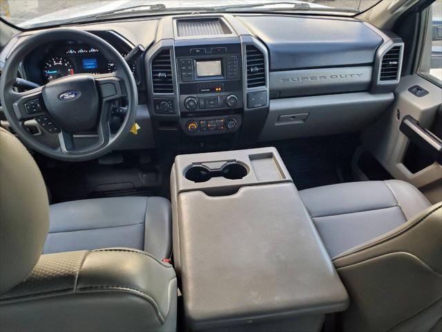 Photo of 2018 Oxford White Ford F-250