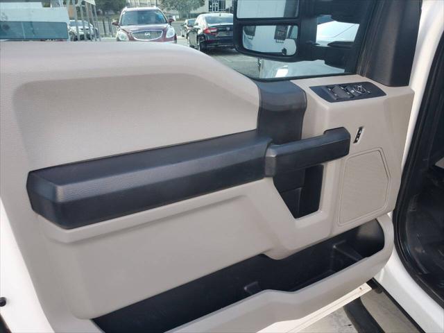 Photo of 2018 Oxford White Ford F-250