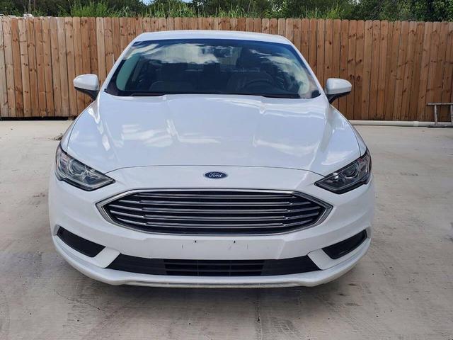 Photo of 2018 Oxford White Ford Fusion Hybrid