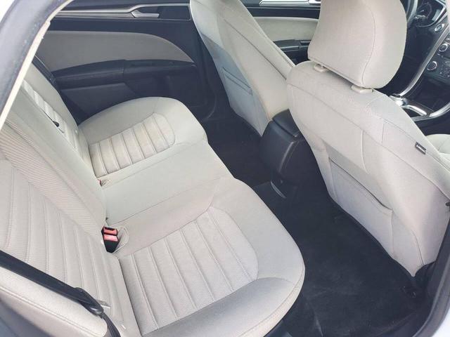 Photo of 2018 Oxford White Ford Fusion Hybrid