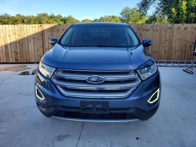 Photo of 2018 Blue Ford Edge