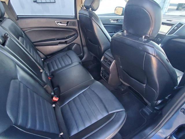 Photo of 2018 Blue Ford Edge