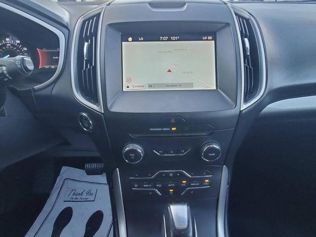 Photo of 2018 Blue Ford Edge