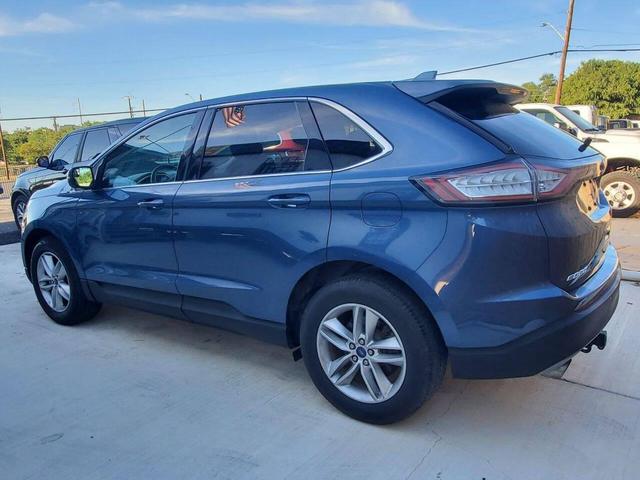 Photo of 2018 Blue Ford Edge
