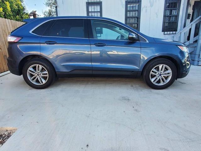 Photo of 2018 Blue Ford Edge
