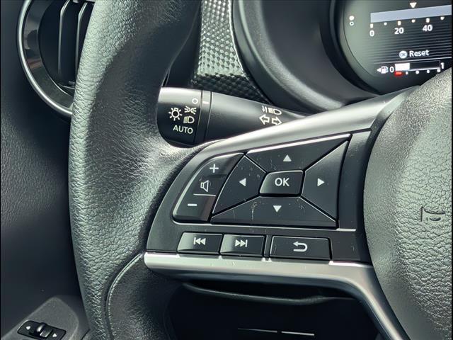 Photo of 2024 Super Black Nissan Kicks