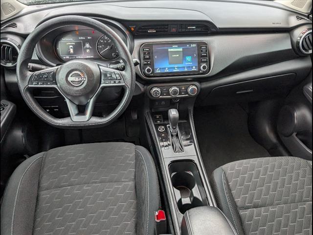 Photo of 2024 Super Black Nissan Kicks