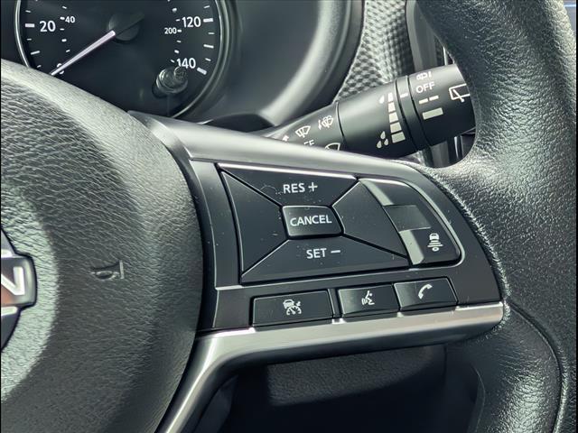 Photo of 2024 Super Black Nissan Kicks