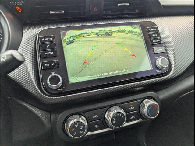 Photo of 2024 Super Black Nissan Kicks